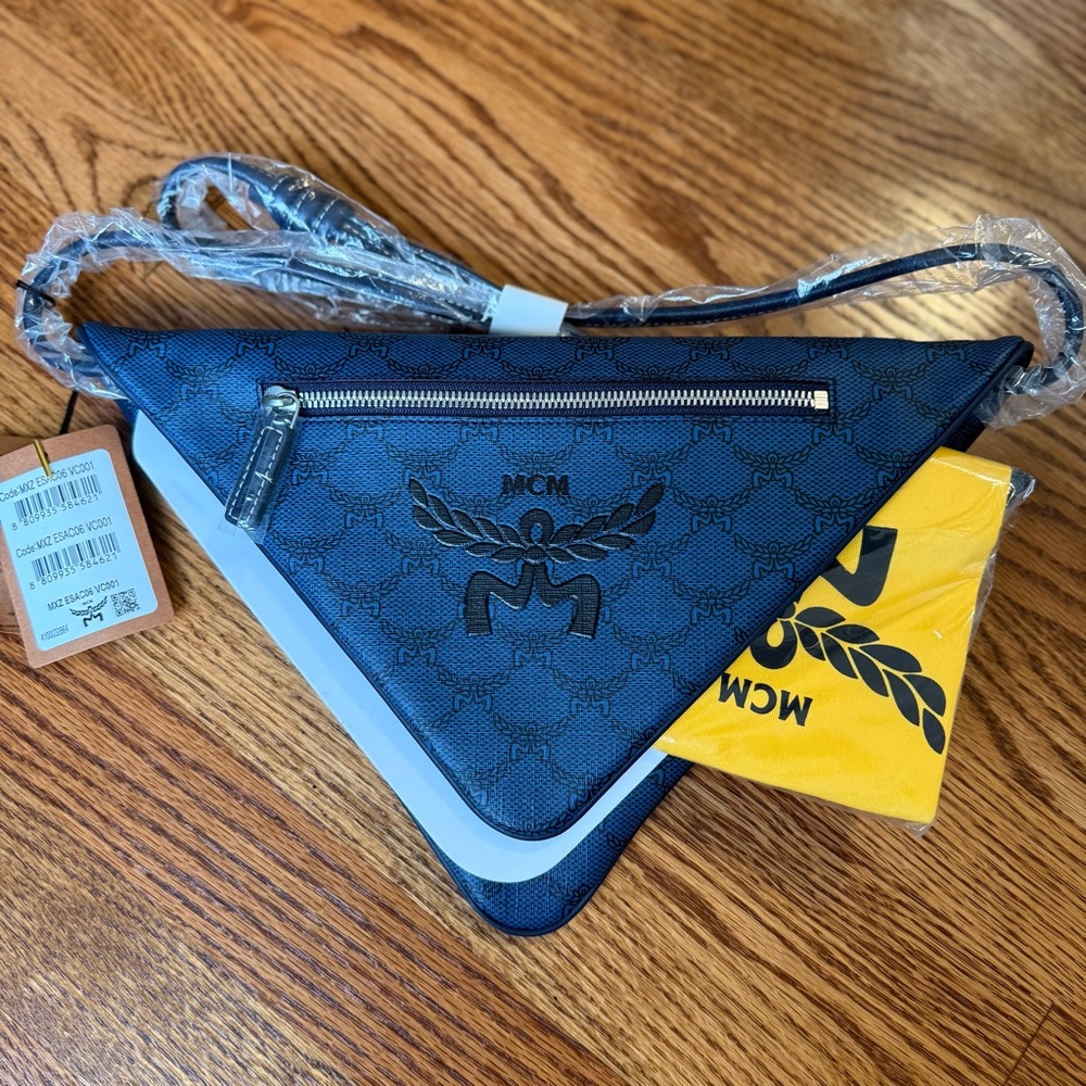 MCM Himmel Triangle Pouch